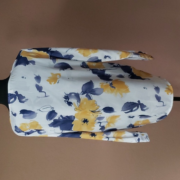 Long Sleeve Blouse White with Blue and Gold Floral Design Medium - Picture 4 of 7